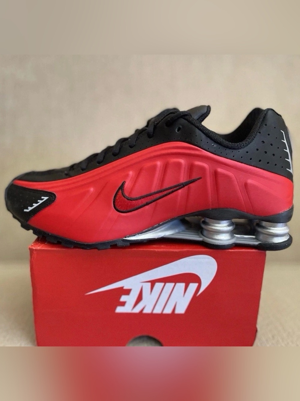 Size 11 - Nike Shox R4 University Red HQ1988-600 Men’s BRAND NEW